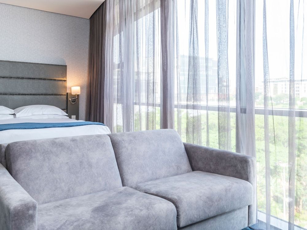 aha Gateway Hotel Junior Suite 3