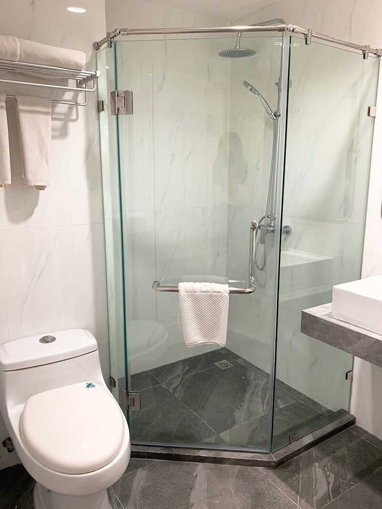 Miloft Sathorn hotel Deluxe Room, City View 6