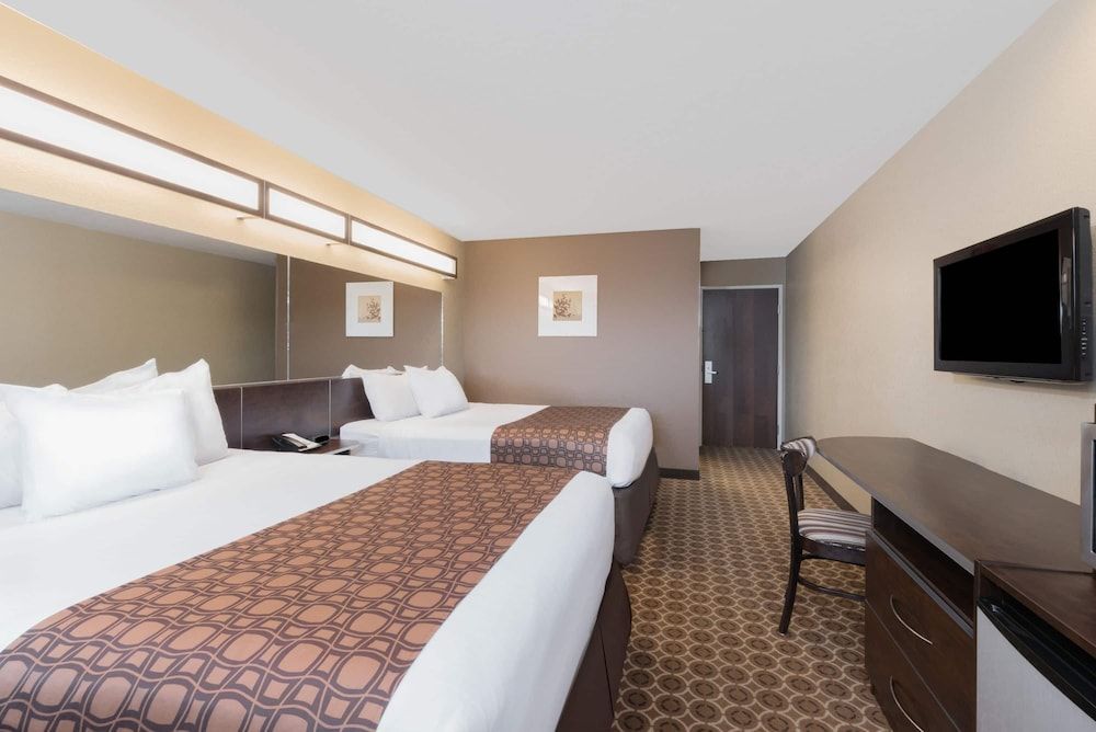 Room, 2 Queen Beds, Accessible, Non Smoking (Mobility,roll-in shower)