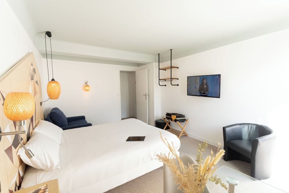 Family Triple Room, 1 Queen Bed with Sofa bed