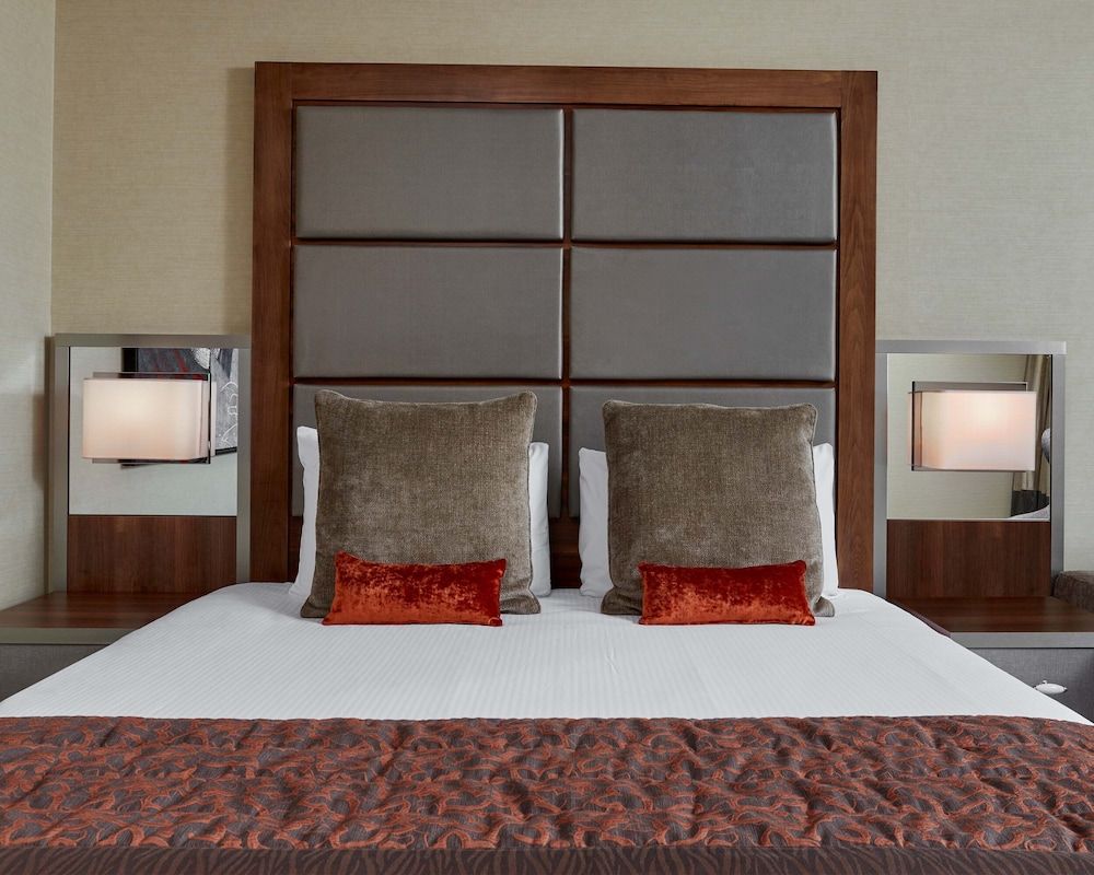 undefined Leonardo Royal London Tower Bridge 4