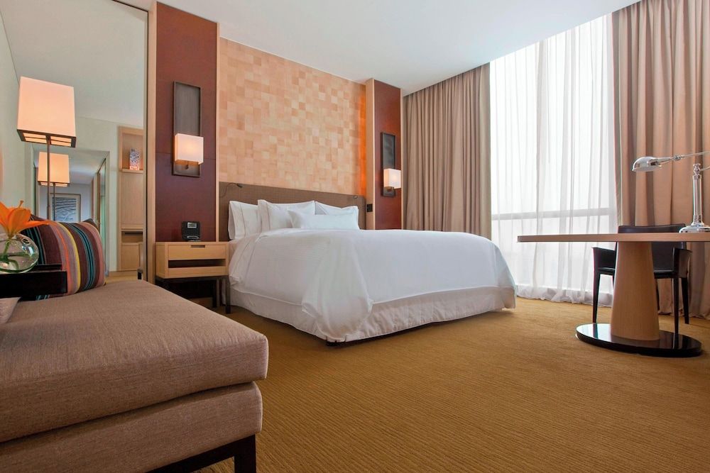 The Westin Lima Hotel & Convention Center Deluxe Room, 1 King Bed, Non Smoking 4