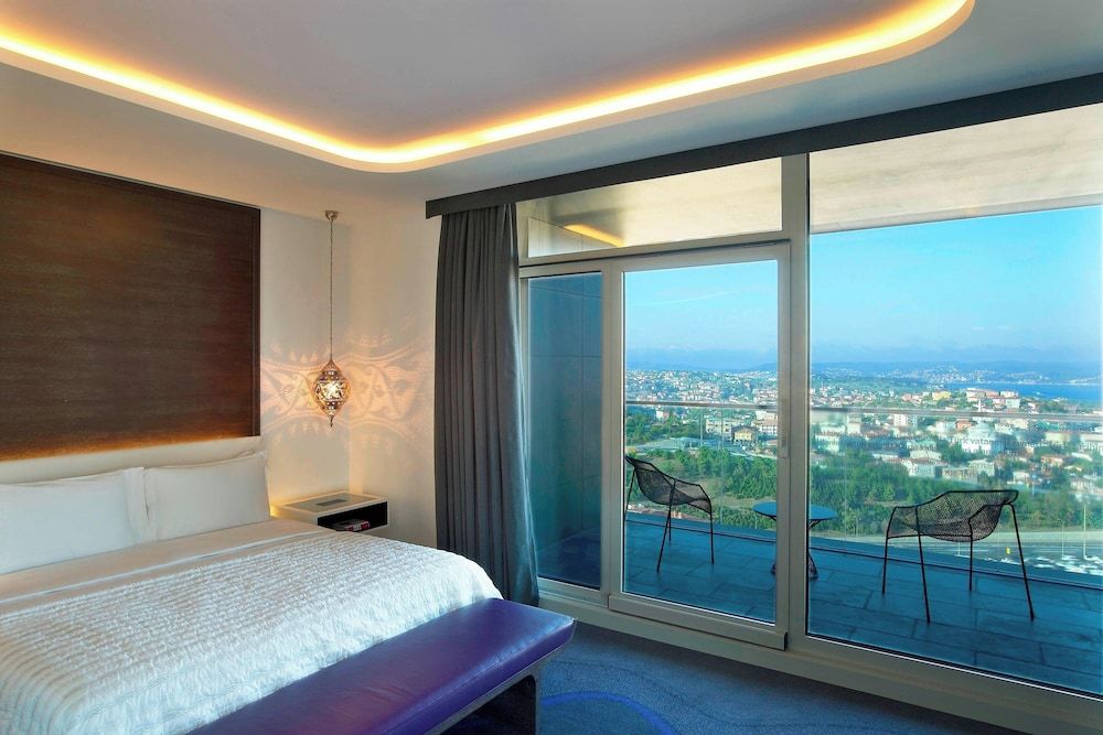 Executive Suite, Club lounge access, 1 Bedroom Suite, 1 King, Bosphorus view, Terrace