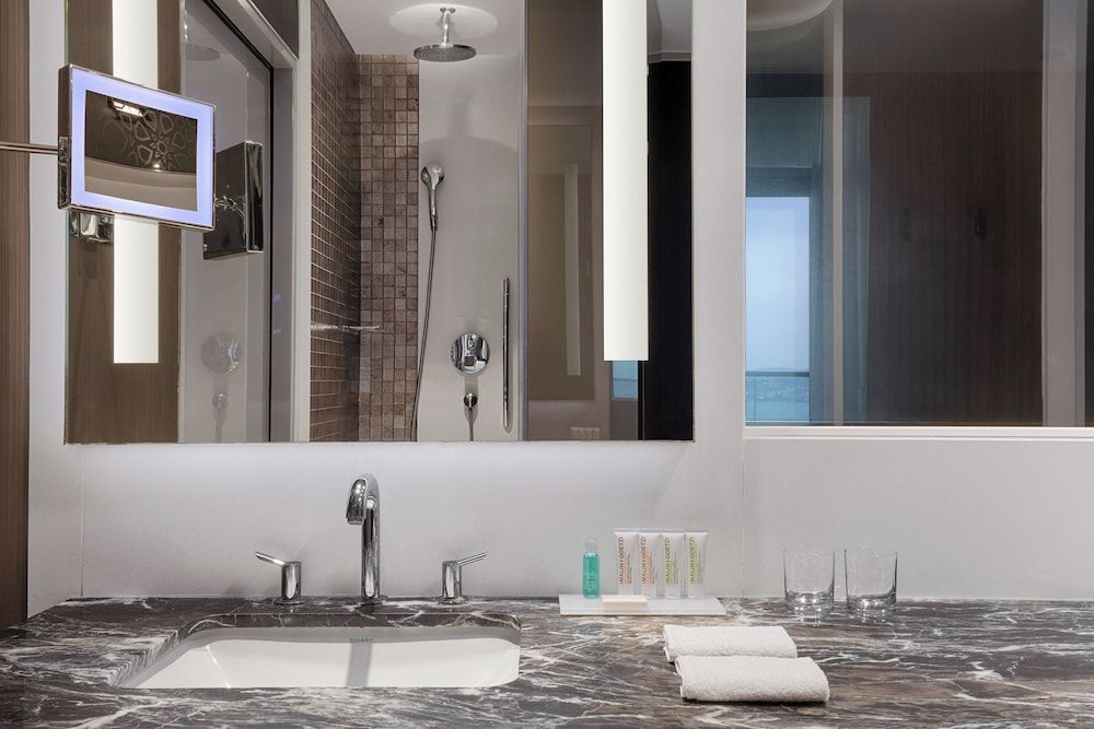 Le Meridien Istanbul Etiler Deluxe Guest room, 2 Twin, City view 4