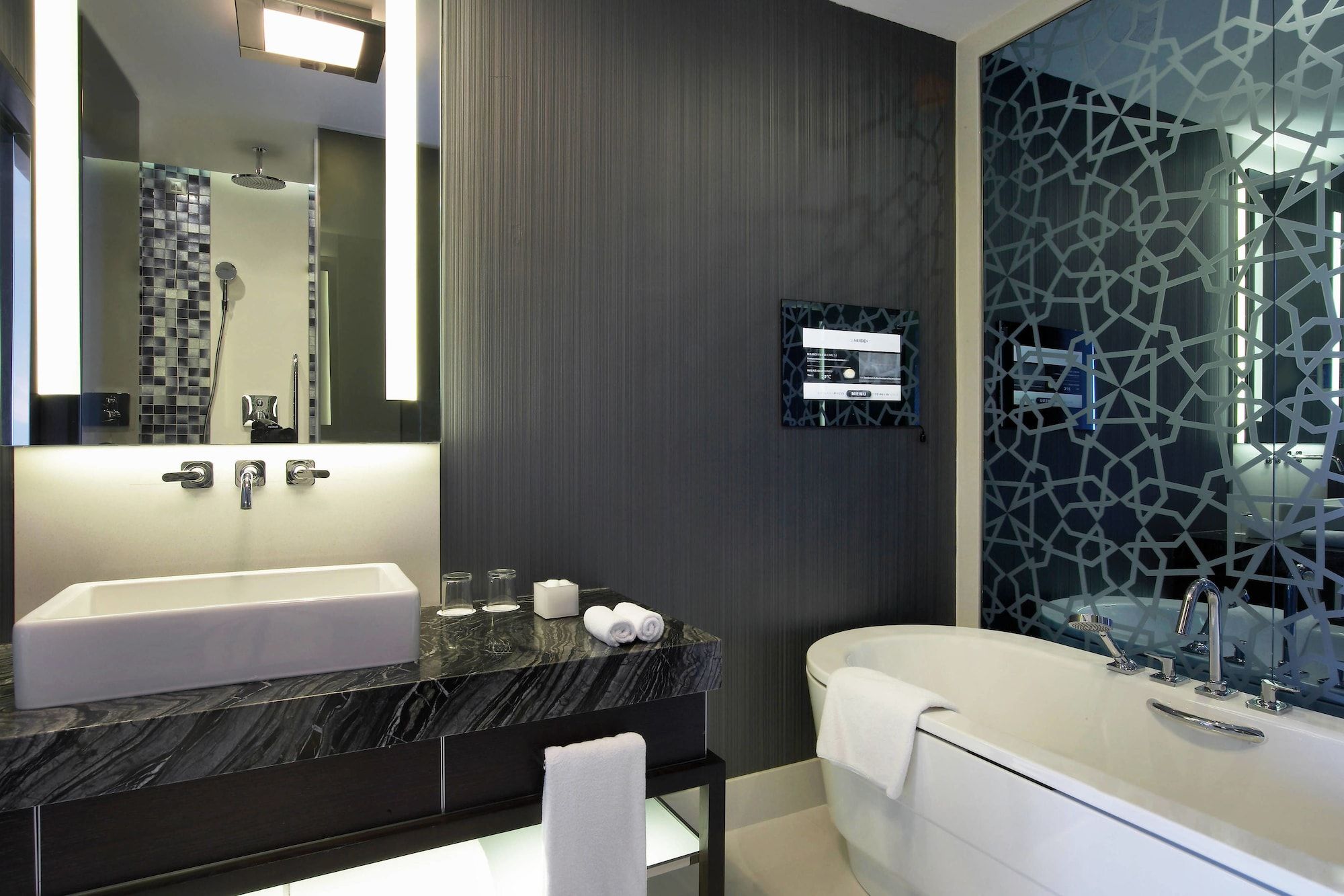 BOSPHORUS, JUNIOR SUITE, KING BED, BOSPHORUS VIEW, TERRACE, CLUB LOUNGE ACCESS