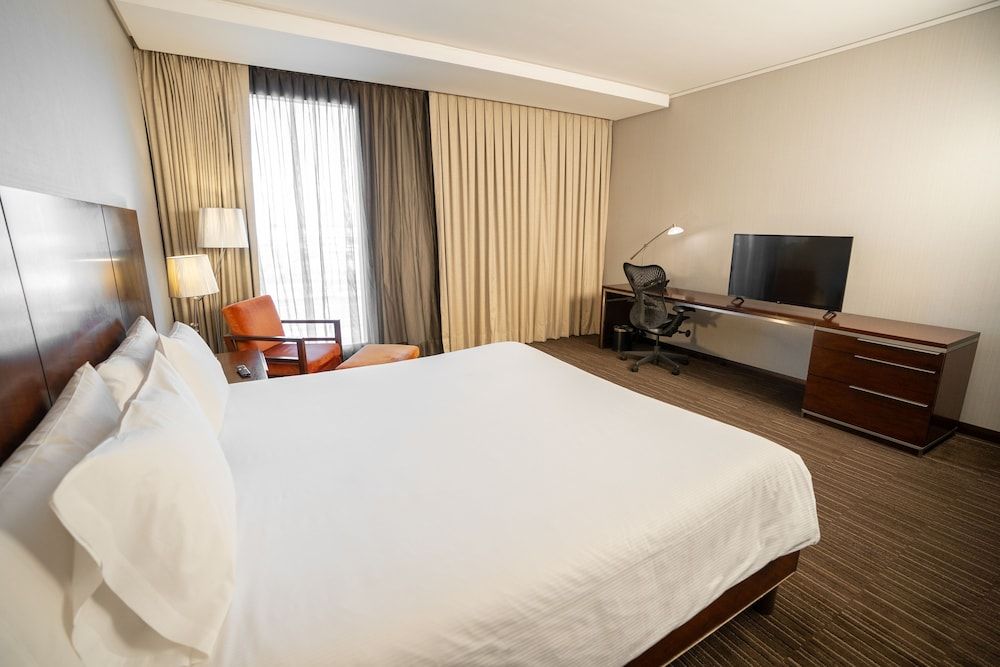 Hilton Garden Inn Santiago Airport King evolution room 7