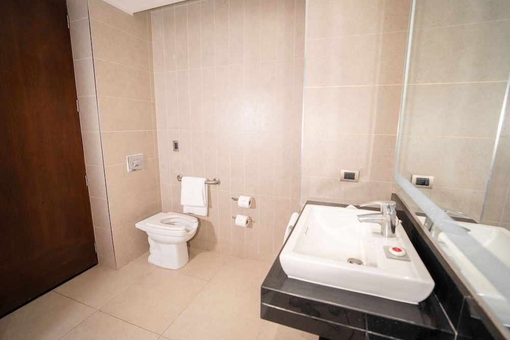 Hilton Garden Inn Santiago Airport King evolution room 16