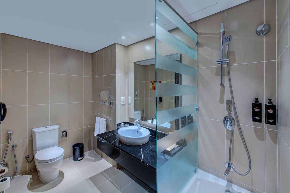 Millennium Central Dubai Downtown Standard Room, 1 Queen Bed 3