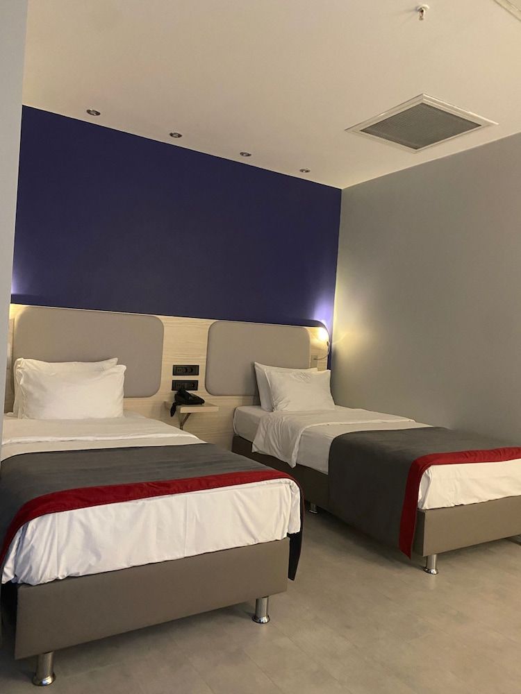 undefined Holiday Inn Express Istanbul Altunizade by IHG 2