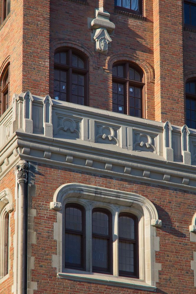 undefined The Tudor Arms Hotel Cleveland - a DoubleTree by Hilton 5