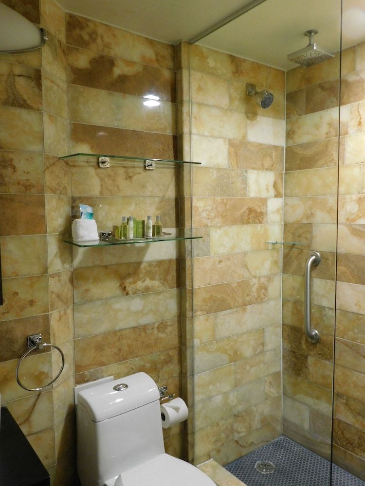 One Bed King Suite