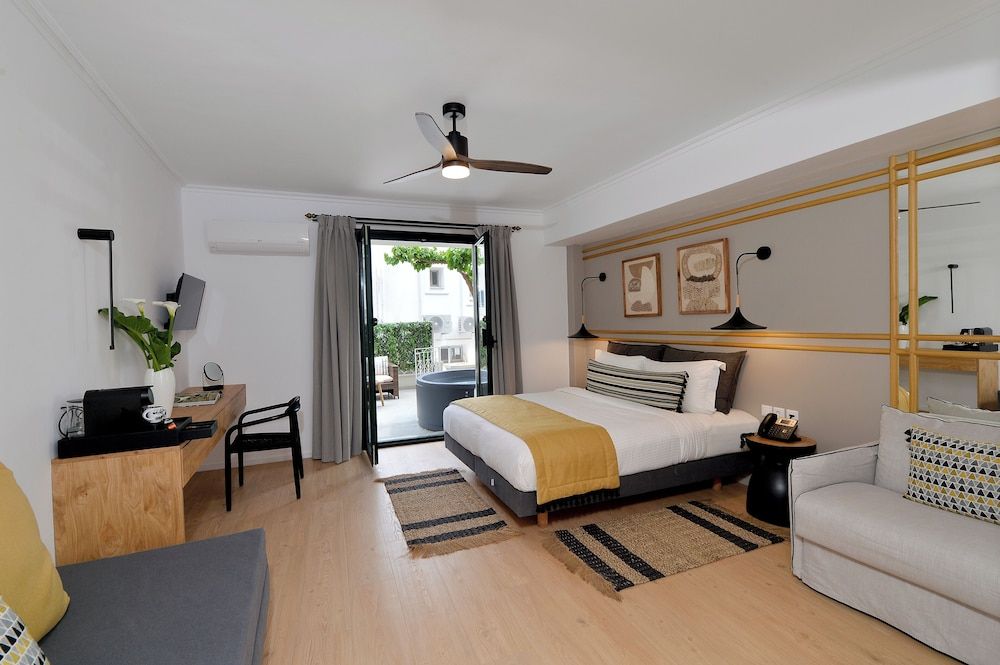 Junior Suite, Hot Tub (Classic)