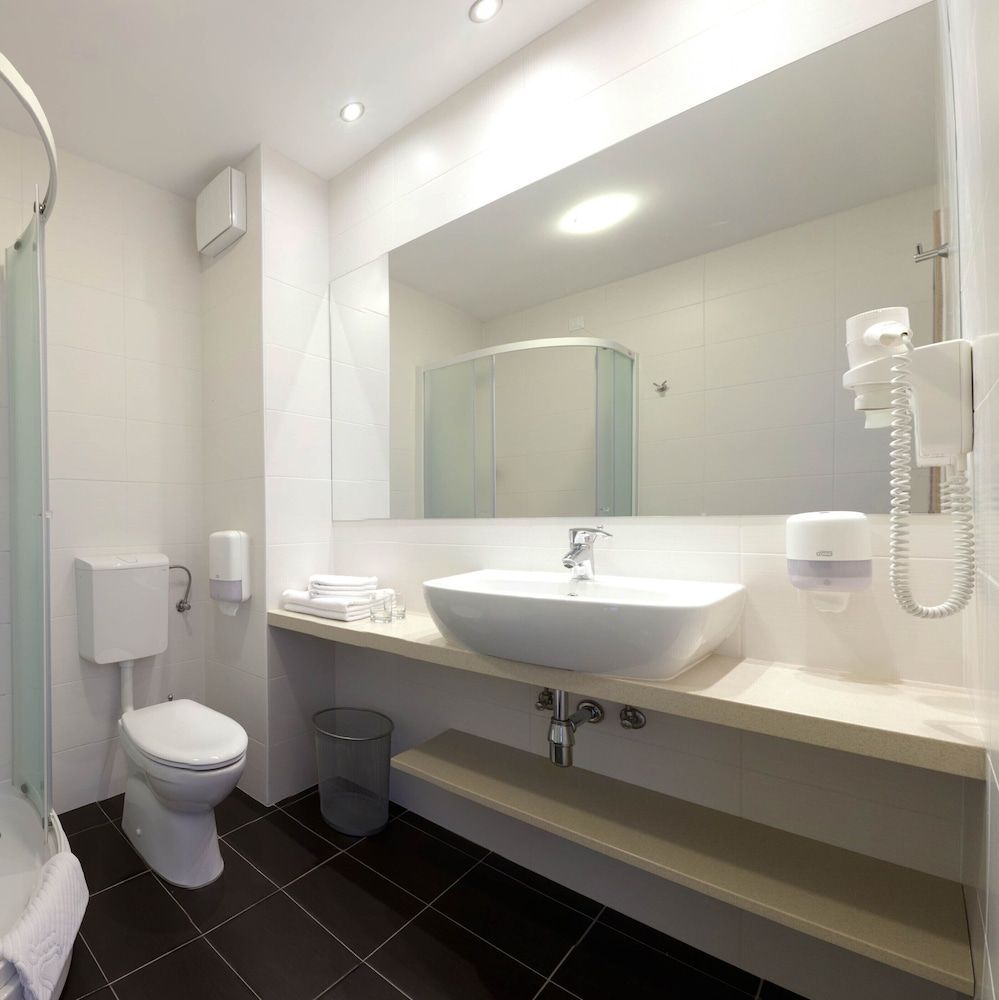 undefined Hotel Adria 10