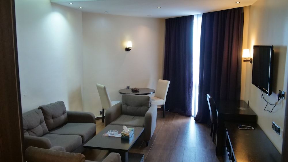 Presidential Hotel Exclusive Suite 4