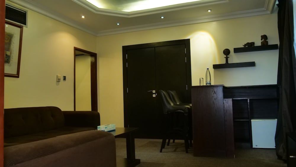 Presidential Hotel Presidential Studio Suite 5