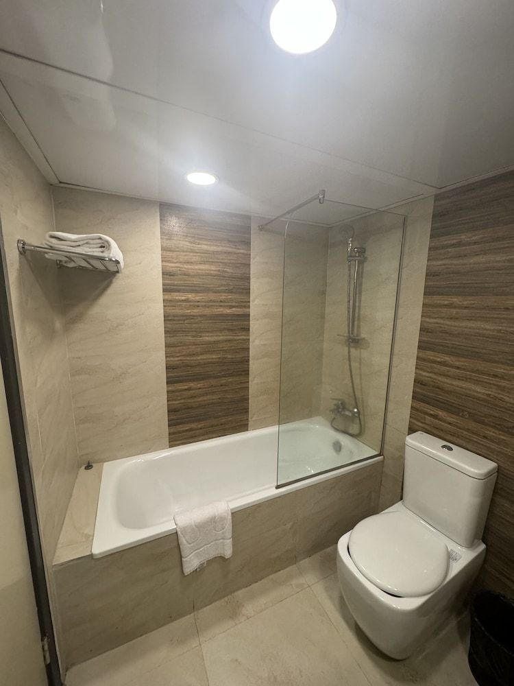 Presidential Hotel Deluxe Room 2