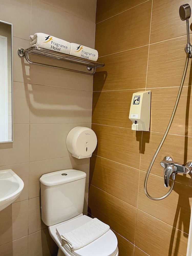 Fragrance Hotel - Ocean View Standard Double or Twin Room, No Windows 15