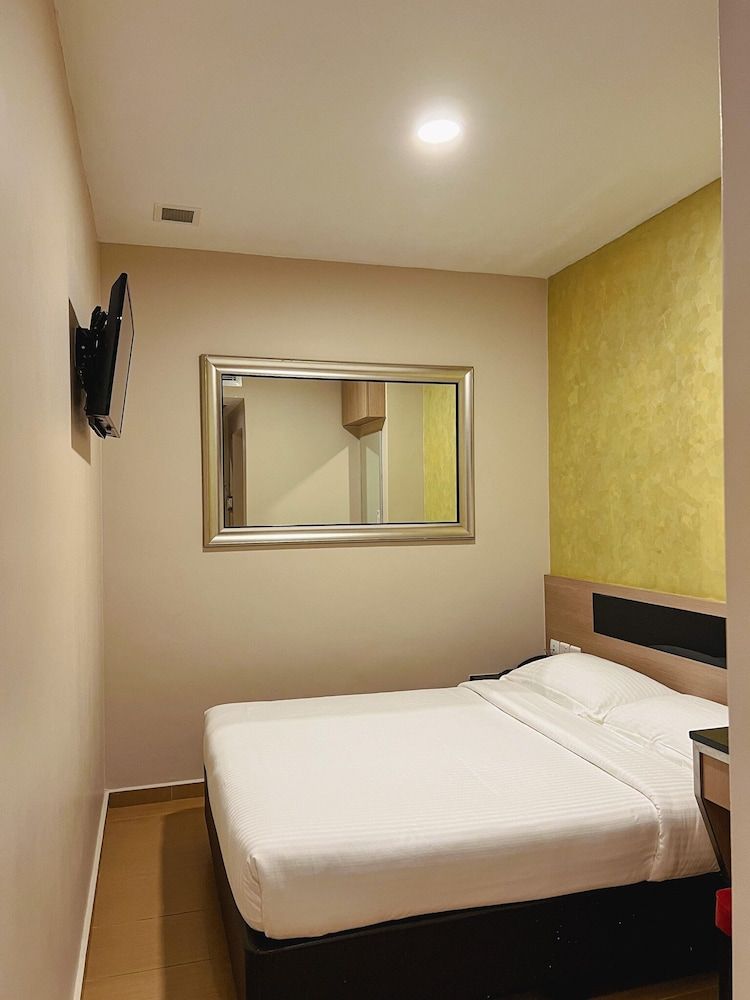 Fragrance Hotel - Ocean View Standard Double or Twin Room, No Windows 23