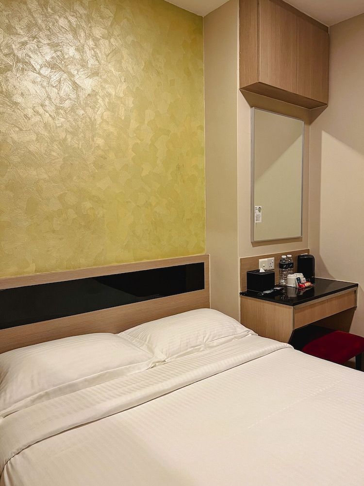 Fragrance Hotel - Ocean View Standard Double or Twin Room, No Windows 2