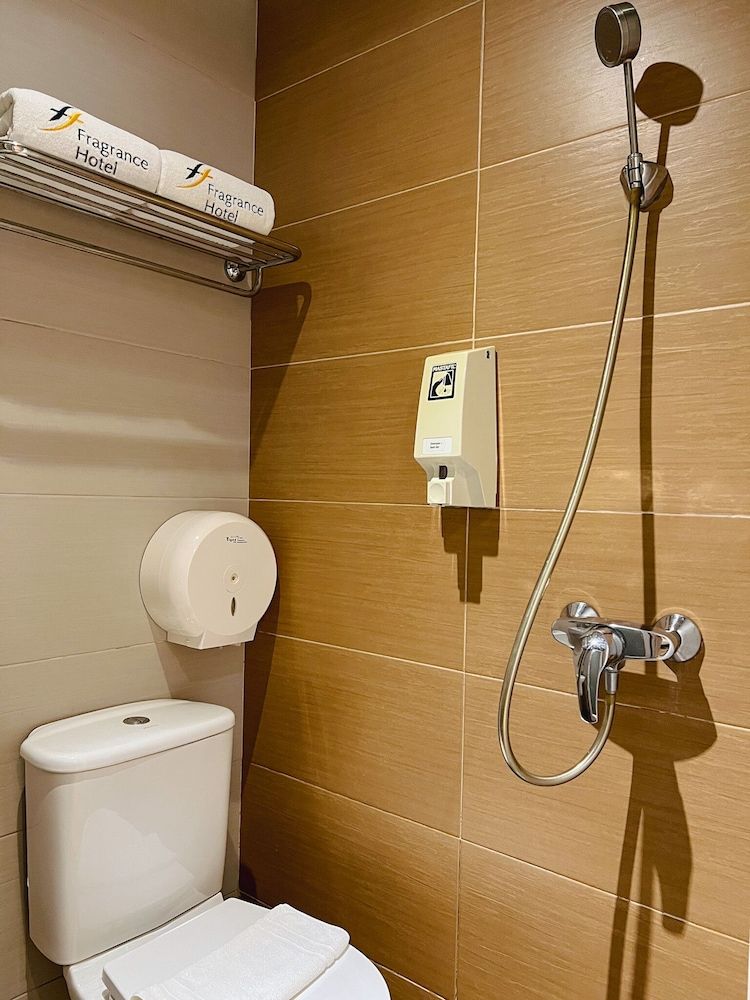 Fragrance Hotel - Ocean View Standard Double or Twin Room, No Windows 12