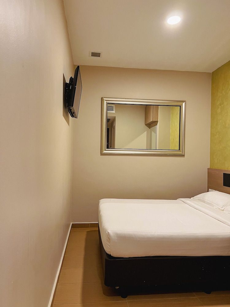 Fragrance Hotel - Ocean View Standard Double or Twin Room, No Windows 9