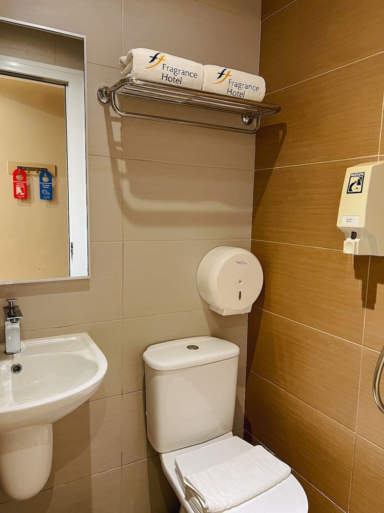 Fragrance Hotel - Ocean View Standard Double or Twin Room, No Windows 11