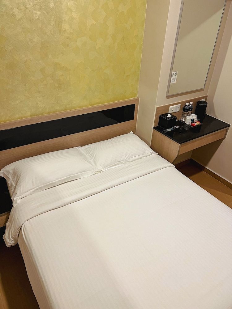 Fragrance Hotel - Ocean View Standard Double or Twin Room, No Windows