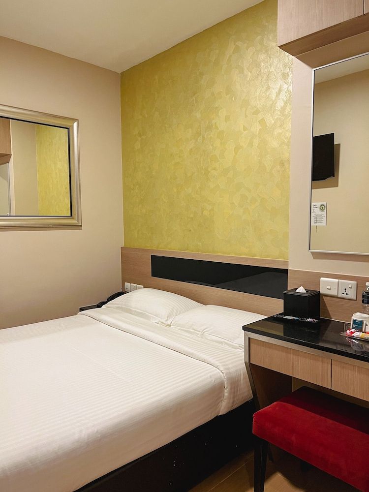 Fragrance Hotel - Ocean View Standard Double or Twin Room, No Windows 9