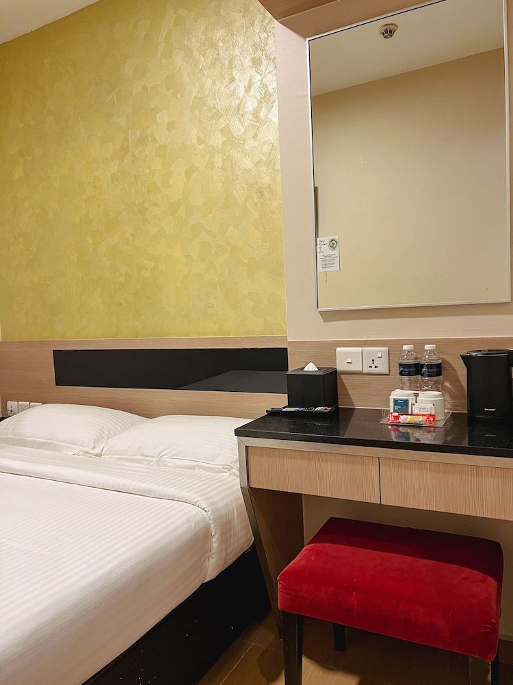 Fragrance Hotel - Ocean View Standard Double or Twin Room, No Windows 7