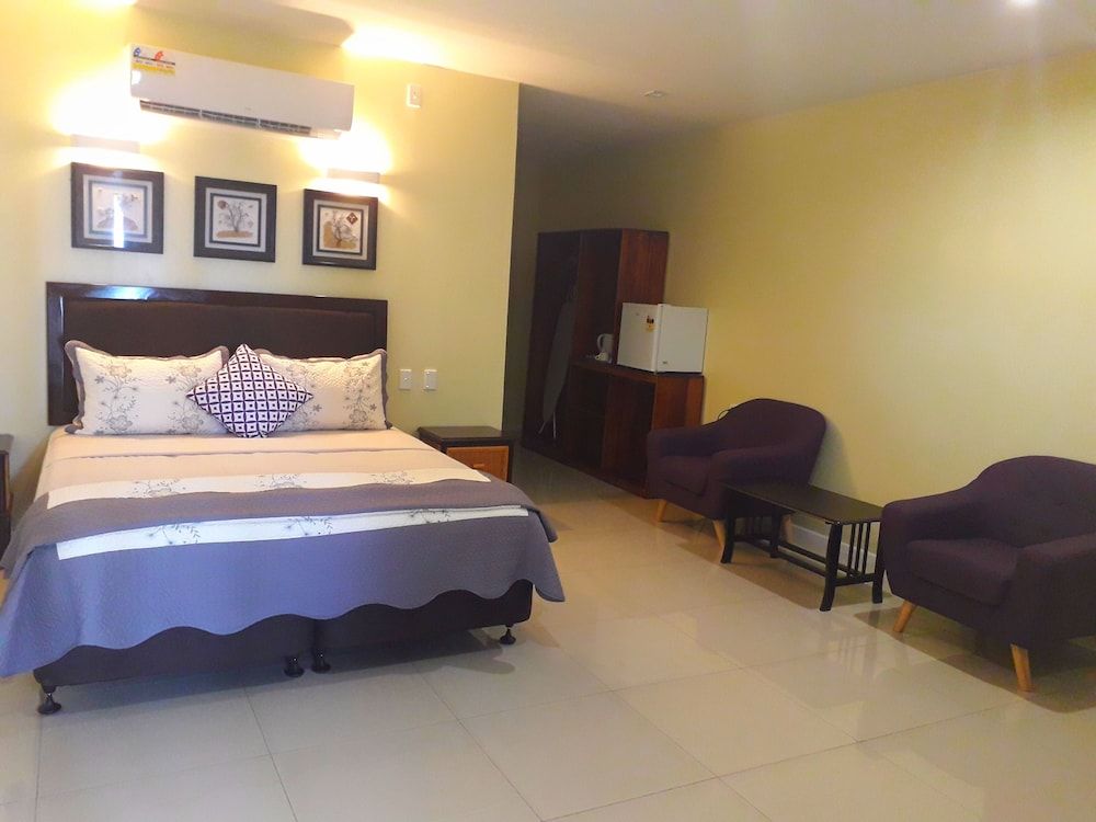 Le Uaina Beach Resort Villa, Beachfront