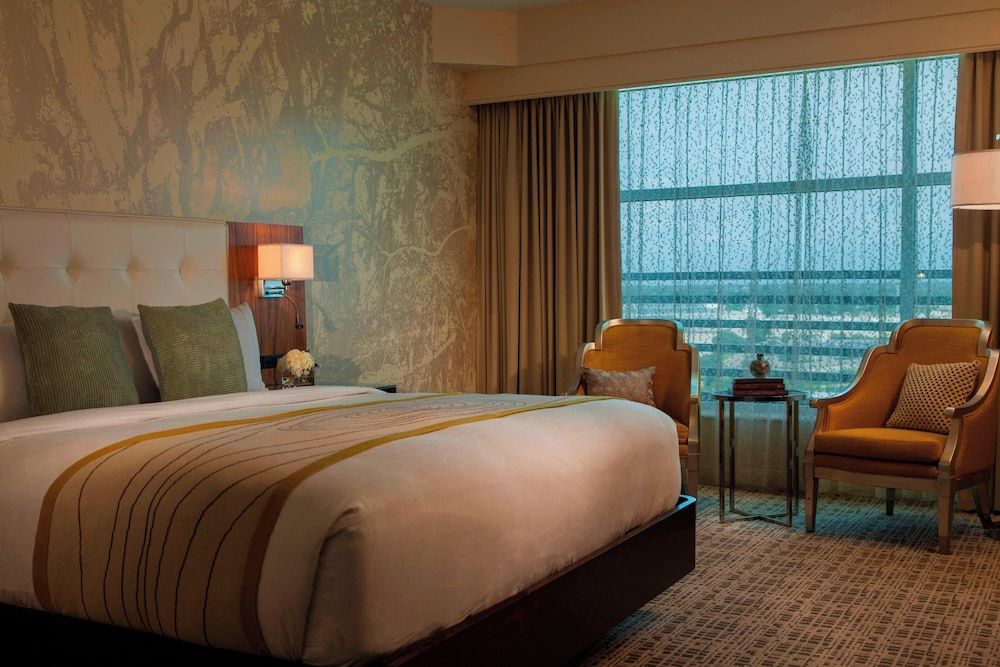 Standard Room, 1 King Bed