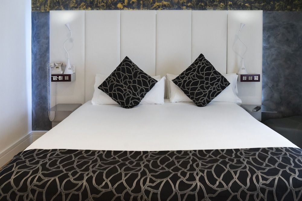 Petit Palace Savoy Alfonso XII Basic Double Room 2