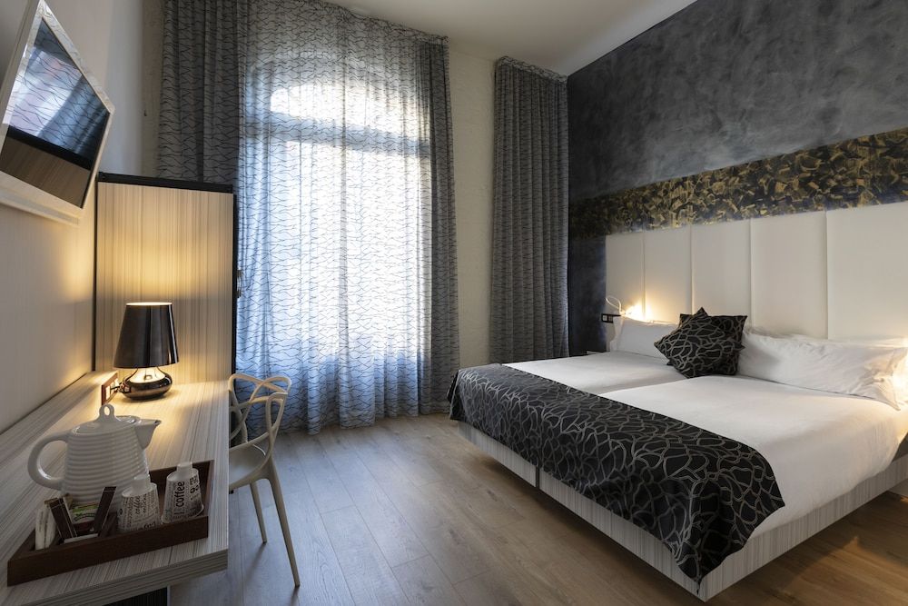 Petit Palace Savoy Alfonso XII Standard Double Room 5