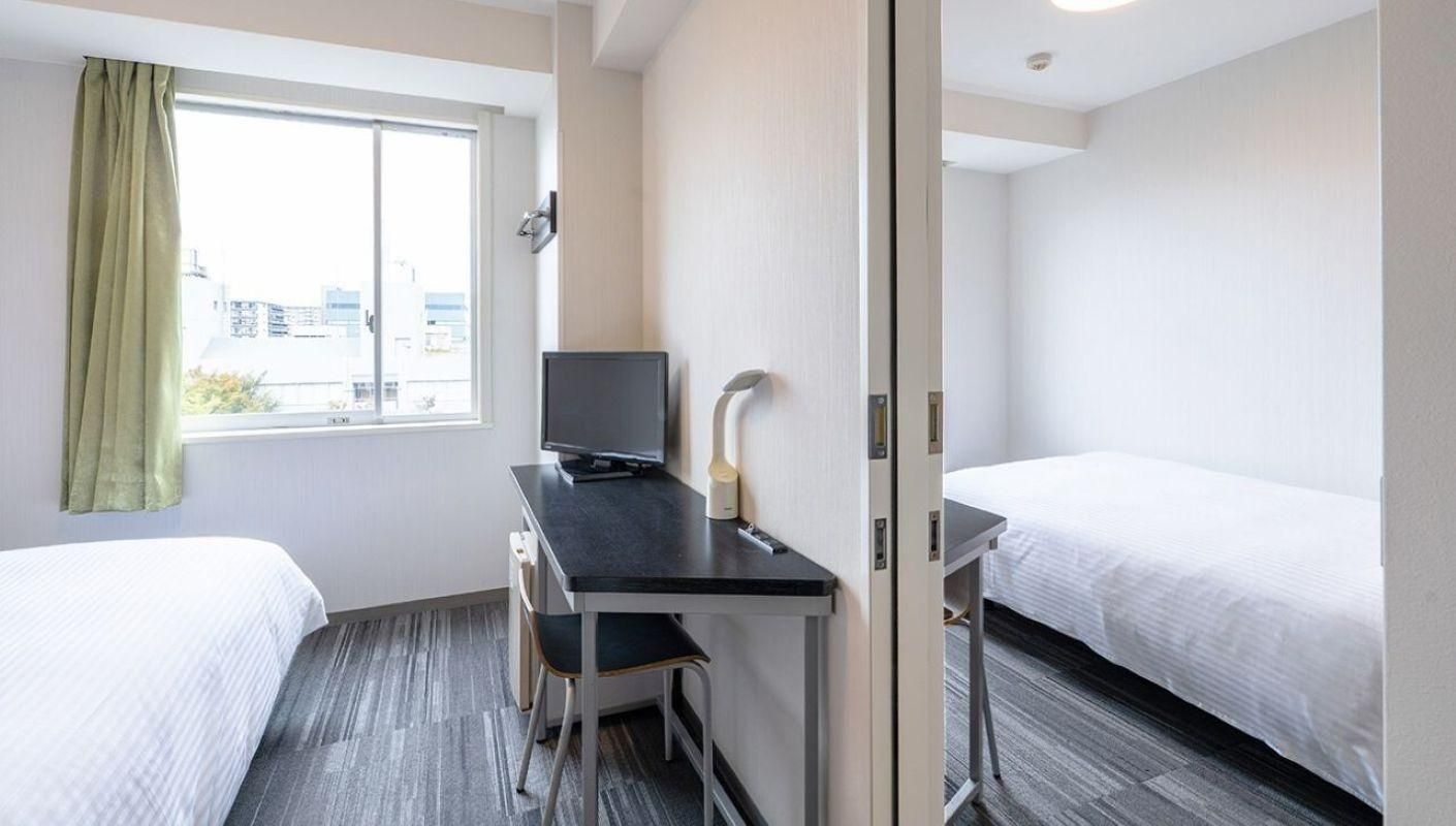 Connecting Room for 2 People - 2 Single Beds