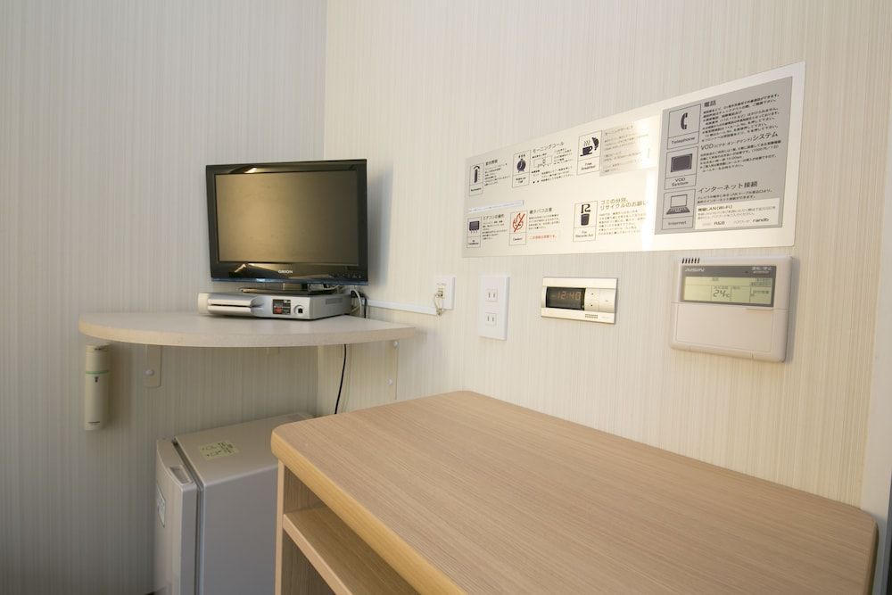Single Room, Smoking