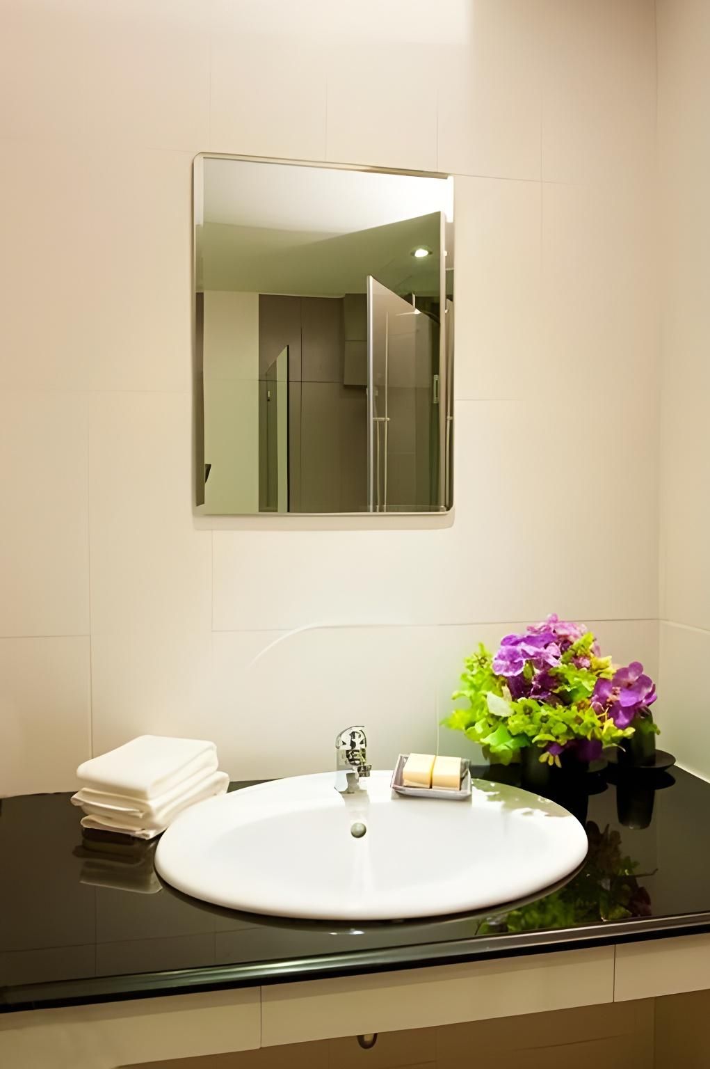 Montien House Chaweng Beach Resort Premier Deluxe Room 5