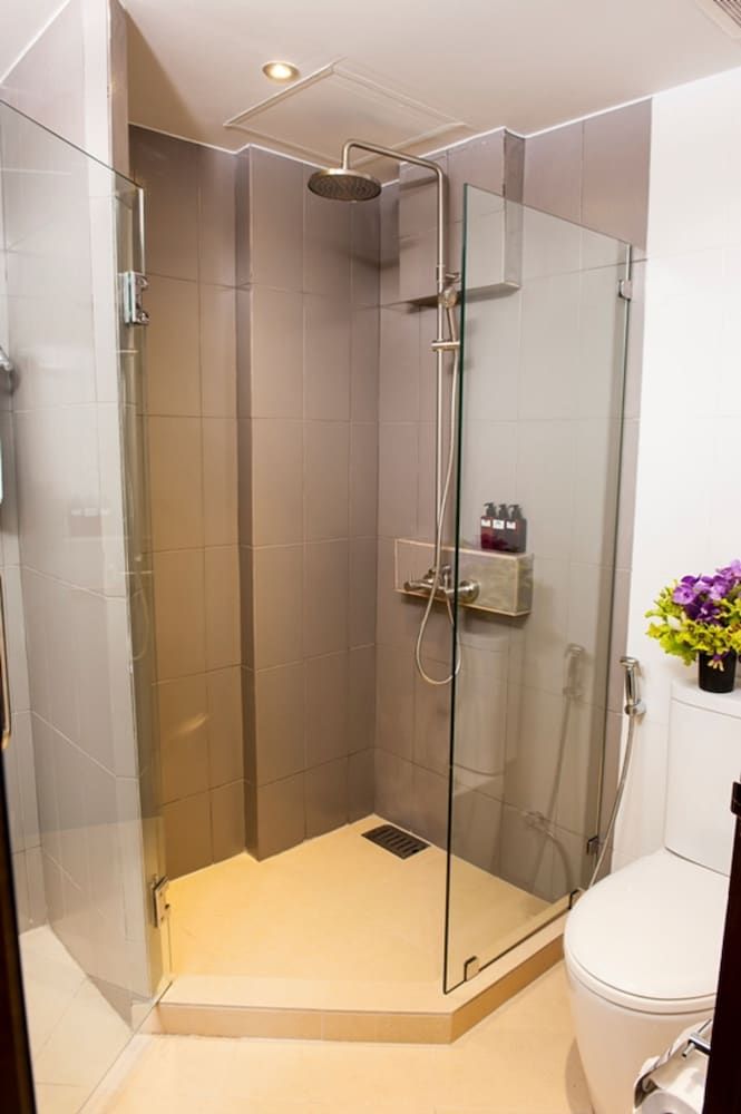 Montien House Chaweng Beach Resort Premier Deluxe Room 4