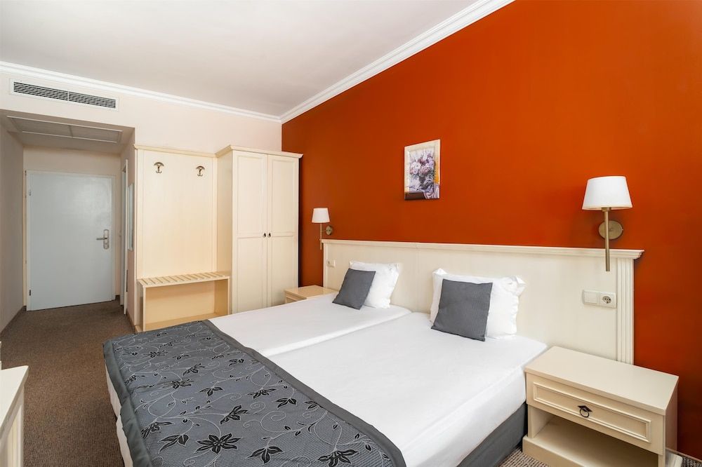 Classic Room, City View