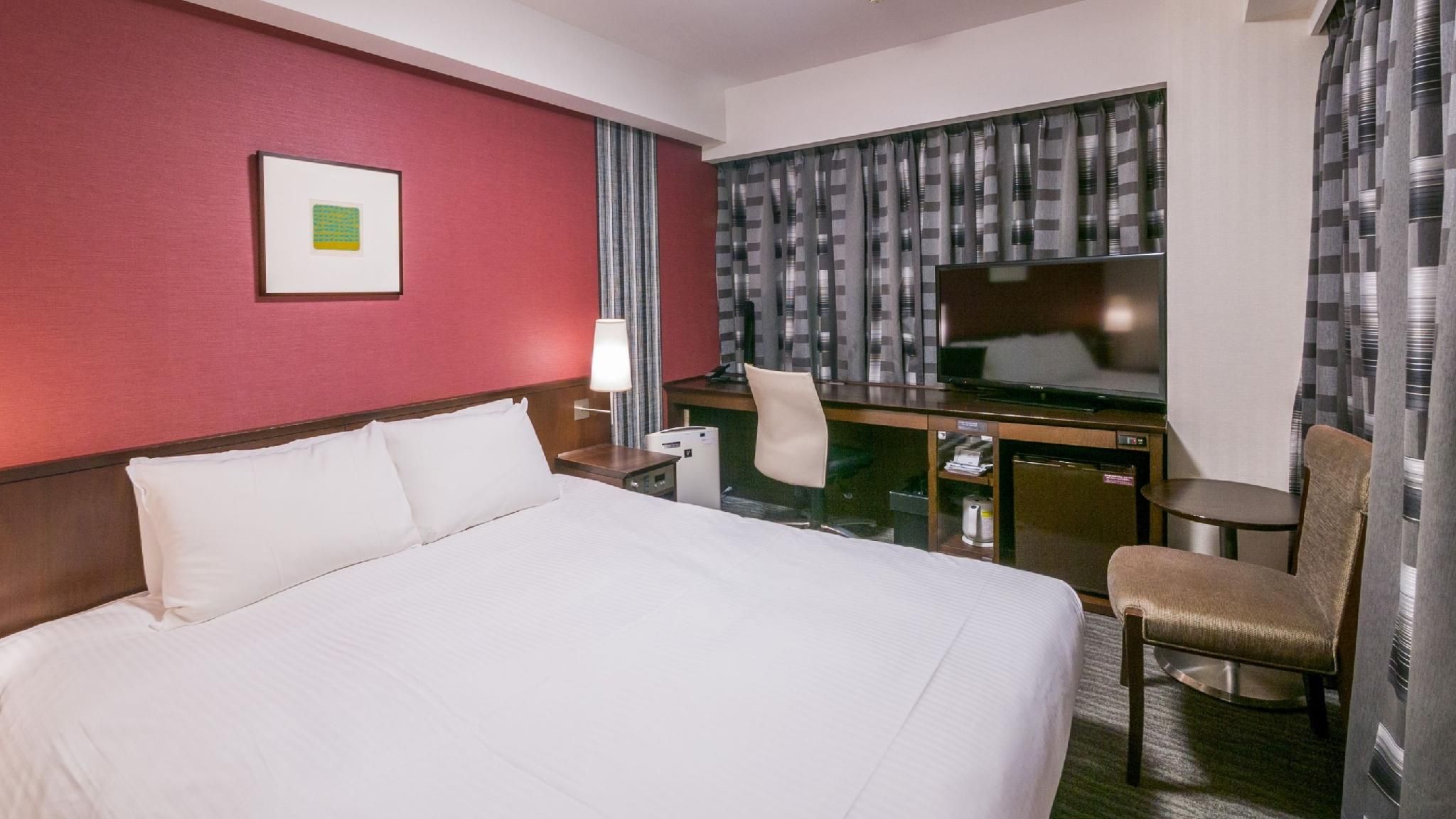 Corner Double Room - Smoking