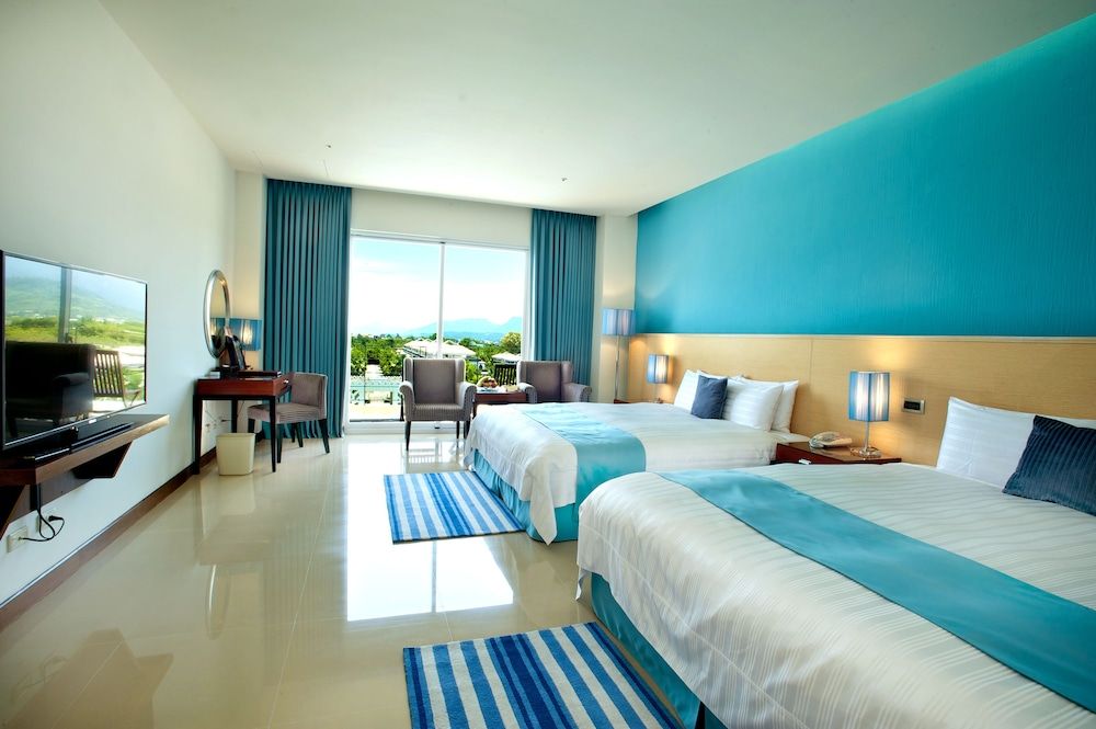 Papago International Resort Family Room, 1 Bedroom, Mountain View 3