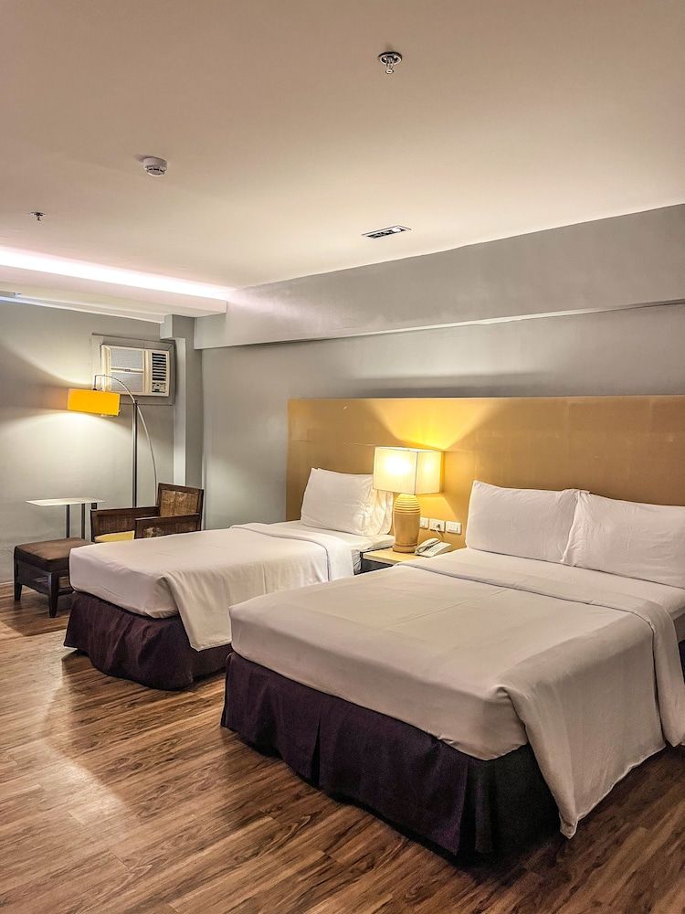 Cebu Grand Hotel Vibo Place Capitol Deluxe Double or Twin Room 5