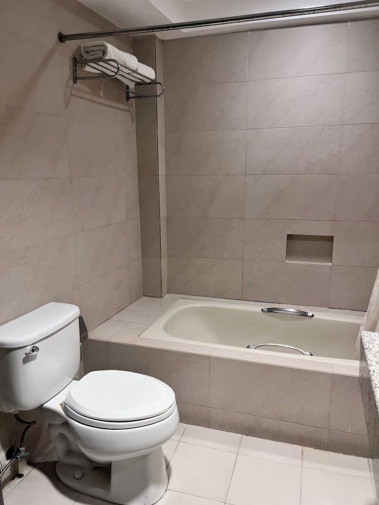 Cebu Grand Hotel Vibo Place Capitol Deluxe Double or Twin Room 12