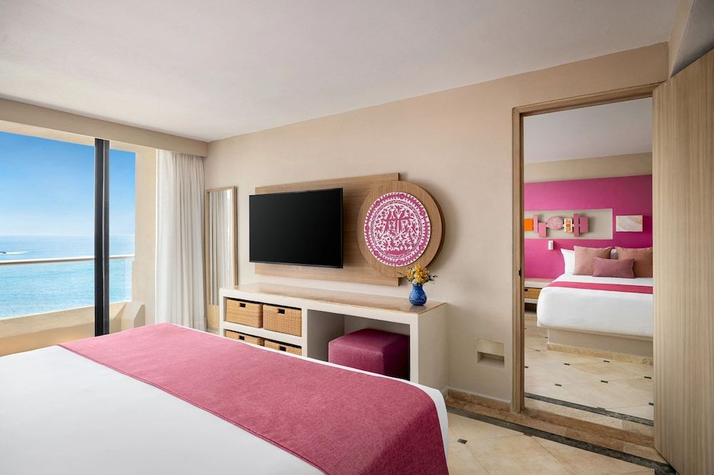 Family Room, Connecting Rooms (Sun Club)