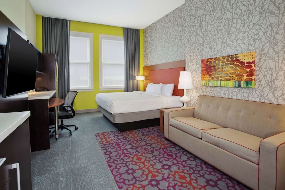 Studio, 1 King Bed, Accessible, Non Smoking (Roll-in shower)