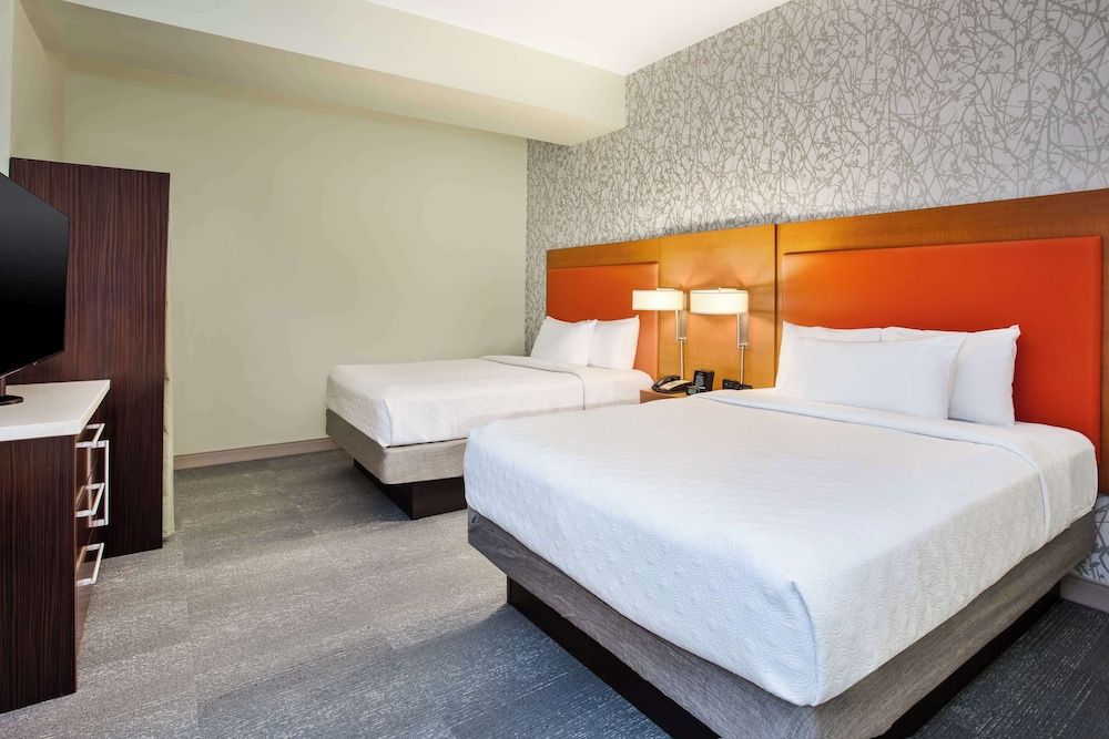 Studio, 2 Queen Beds