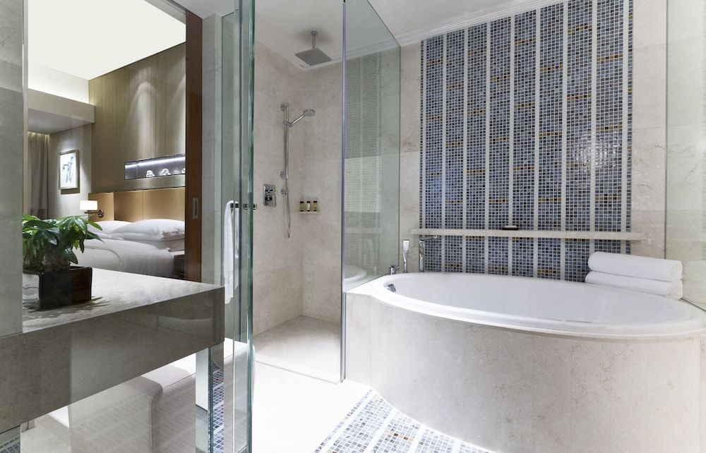 Sheraton Grand Beijing Dongcheng Hotel Room, 2 Twin Beds, City View 7