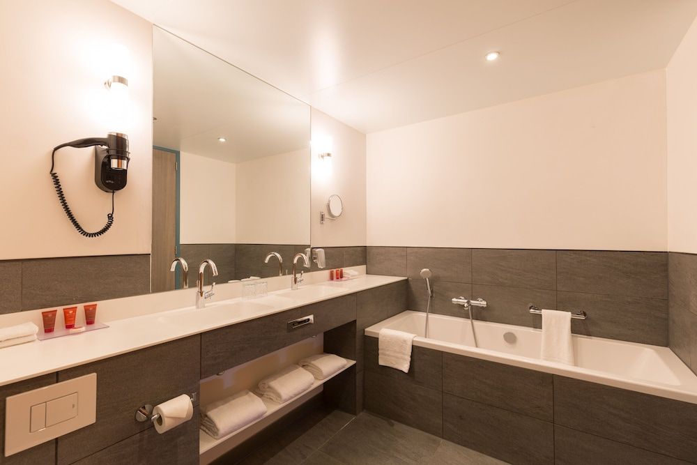 undefined Leonardo Hotel Amsterdam Rembrandtpark 9