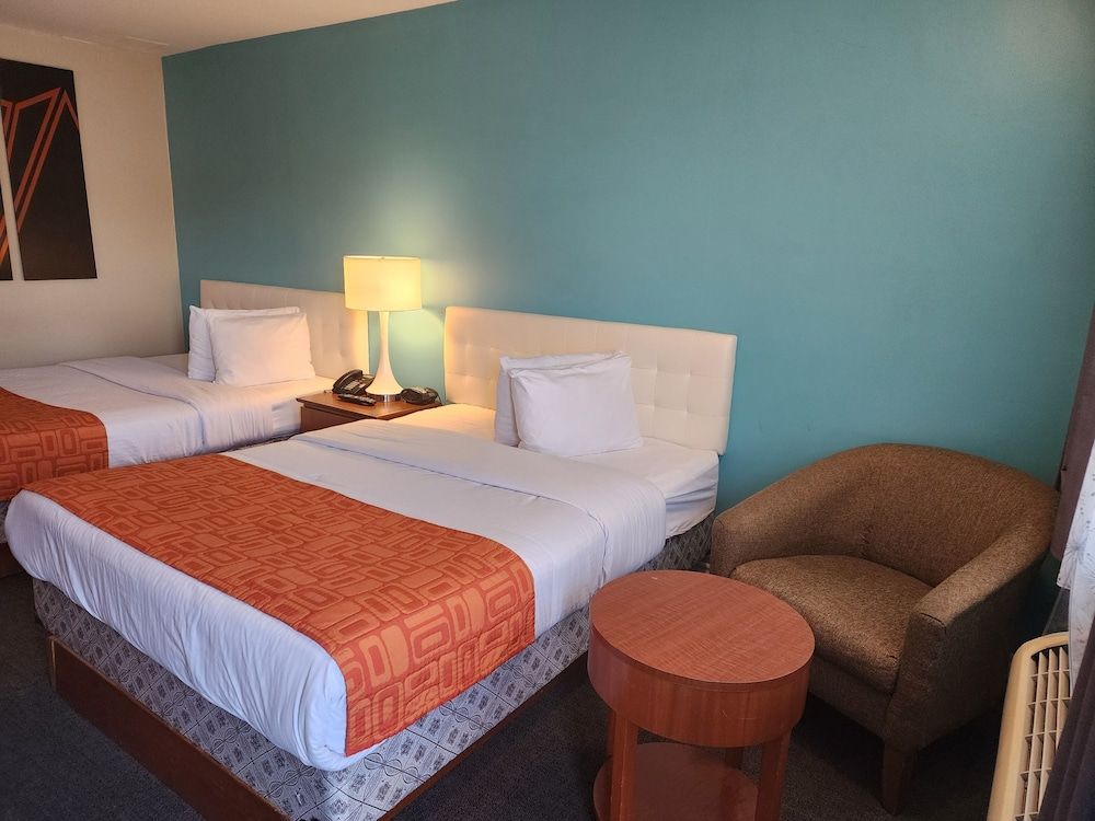 Room, 2 Queen Beds, Non Smoking