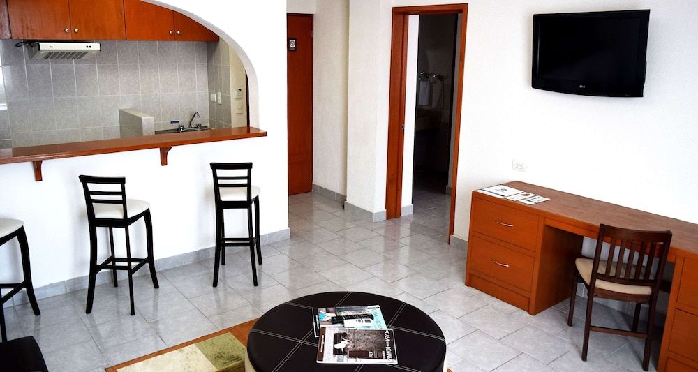 Best Western Global Express Executive Suite, 2 Double Beds, Non Smoking 10