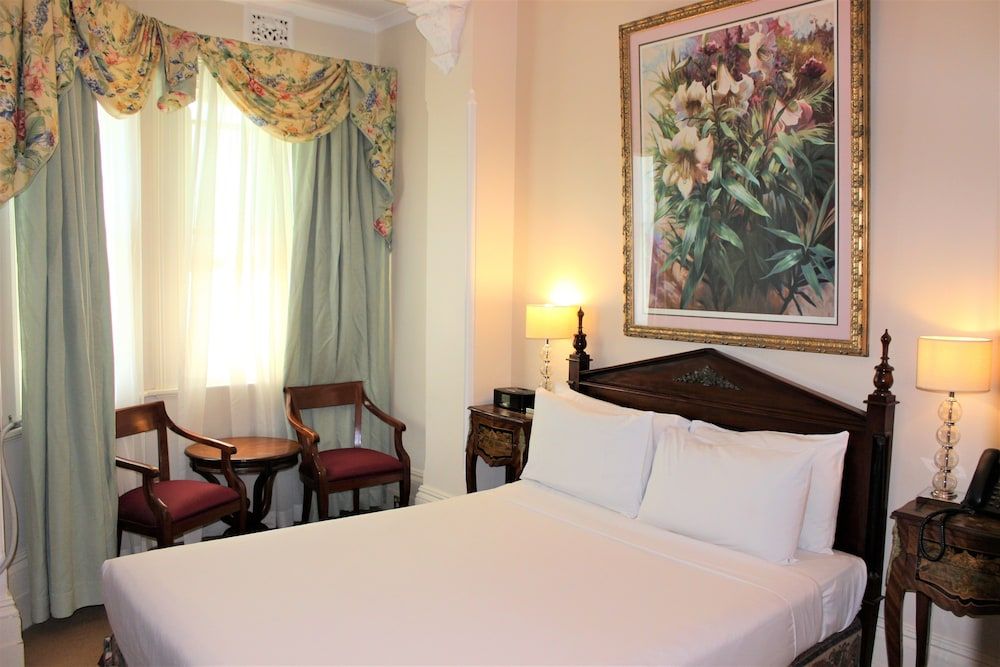 Premium Queen Room